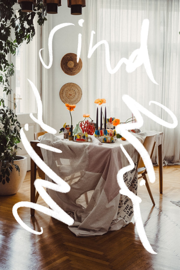 Launisches Wohnzimmer mit der Keramikkunst von Florian Tanzer