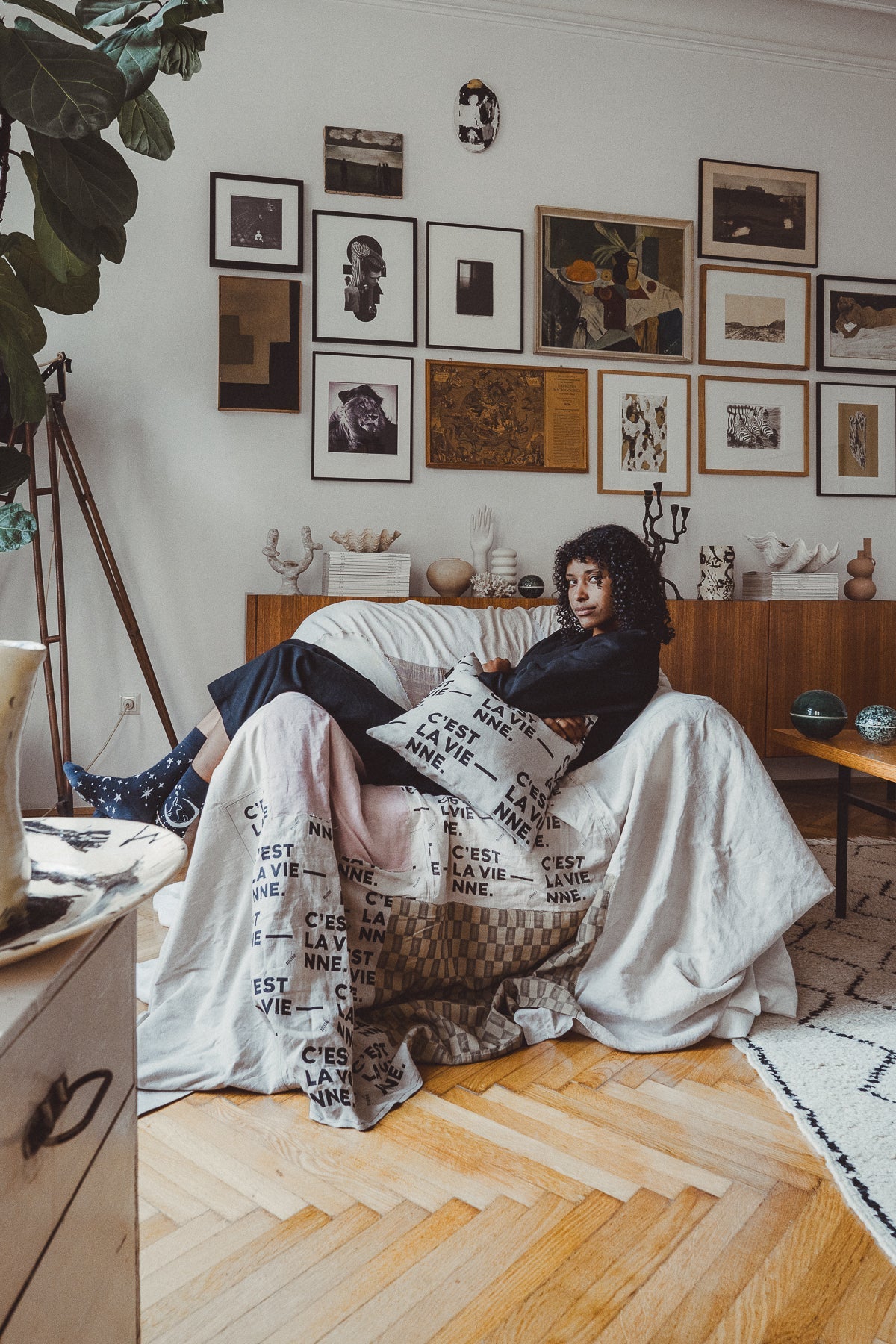 Polsterbezug „C’est la Vie—nne“ prater&stern Vieböck Leinenweberei Wohnaccessoires – diesellerie.com