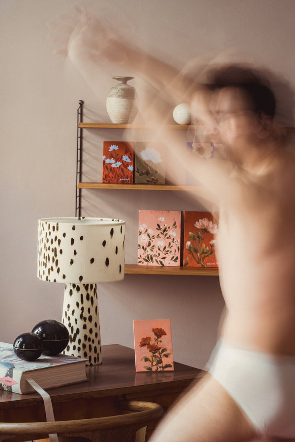 Gartenarbeiten: Blumen-Gemälde im Kleinformat von Johanna Blaha 🌷