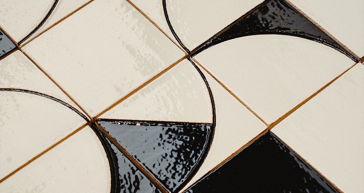 A Pyramid of Tiles - Sellerie