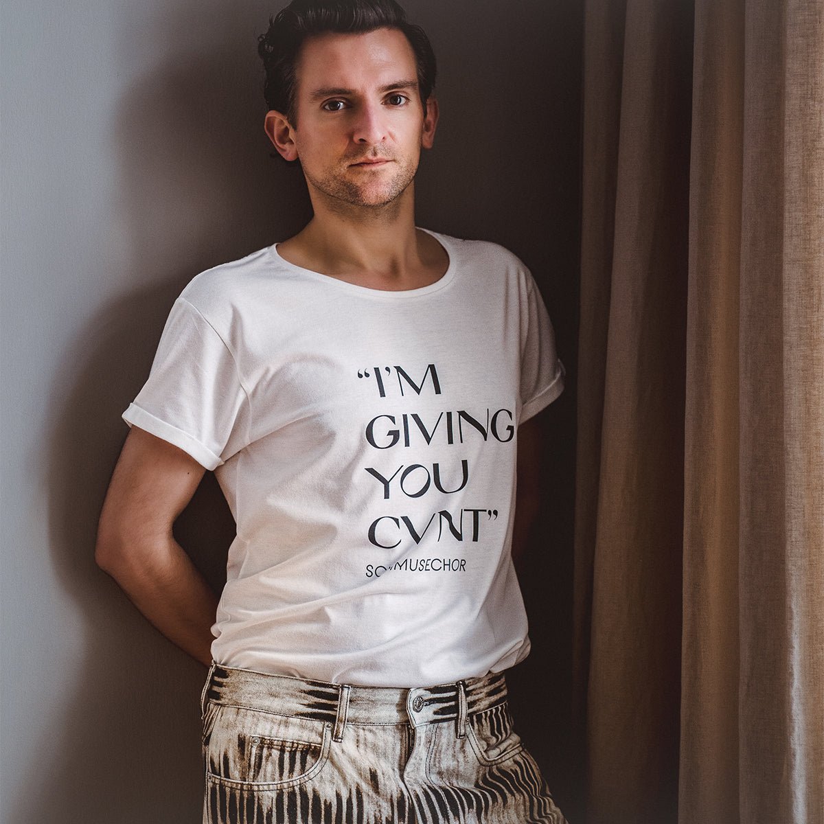 T-Shirt „I’M GIVING YOU CVNT“ Schmusechor – diesellerie.com